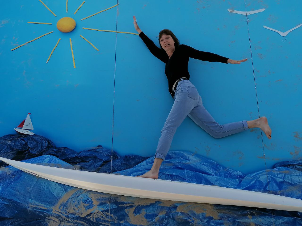 111. Surfbrett ein bein 1_2025-06-13_18-45-31.jpg